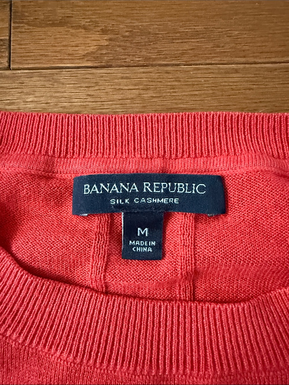 Banana Republic silk cashmere crewneck sweater- flawed - Picture 2 of 7